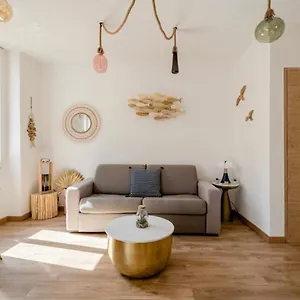 appartement-le-quai-du-port-cassis-parking-clim.fr-provencehotel.com/
